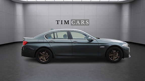 BMW 550i 2 of 5