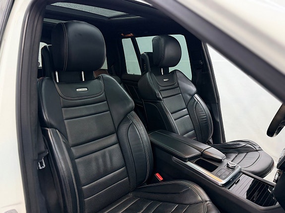 Mercedes-Benz GL63 16 of 27