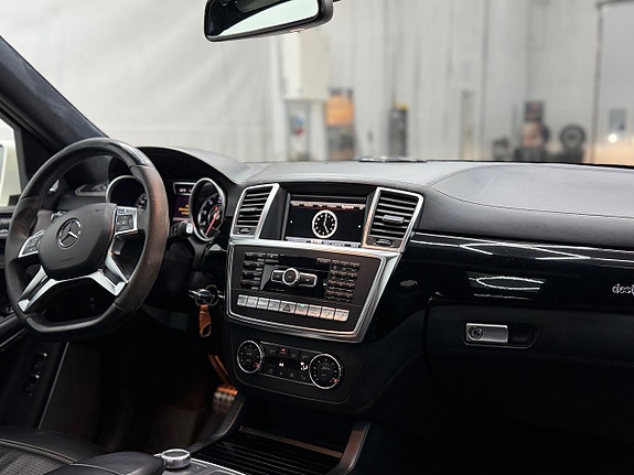 Mercedes-Benz GL63 14 of 27