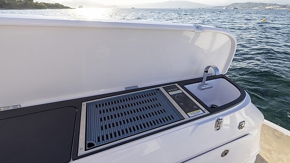 Axopar 45 XC Cross Cabin - 2026 9 of 30