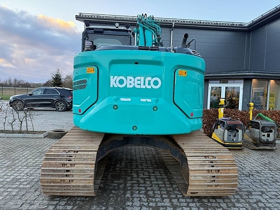 Kobelco SK140 SRLC-7 2 of 5
