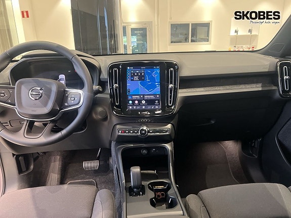 Volvo EX40 11 of 20