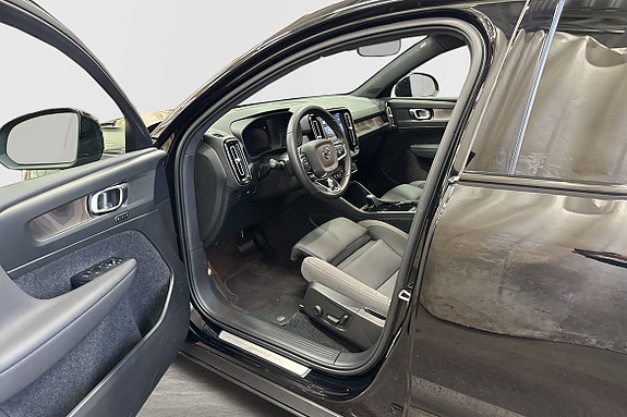 Volvo C40 4 of 5