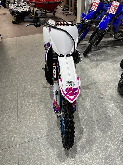 Yamaha YZ 125 3 of 8