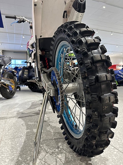 Yamaha YZ 125 4 of 8