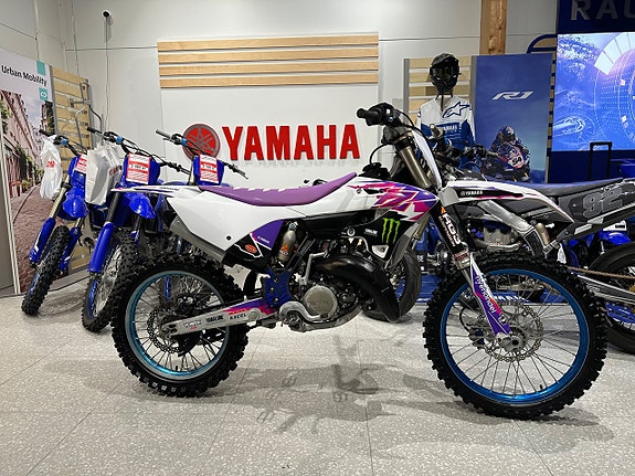 Yamaha YZ 125 2 of 8