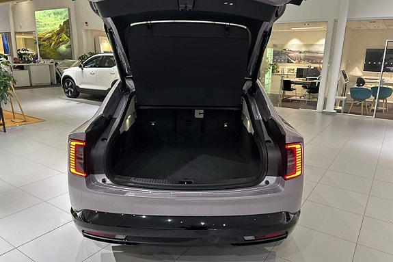 Volvo ES90 11 of 18