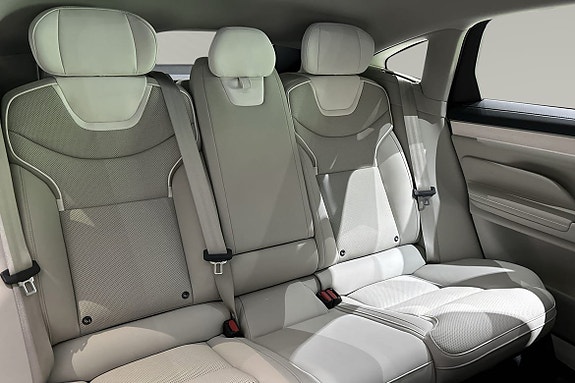 Volvo ES90 10 of 18