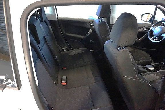 Peugeot 2008 9 of 23