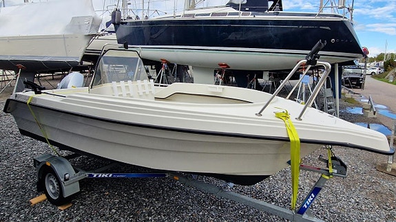 Grisslan 520 -2017. Honda BF50 HK -2017. Mycket fint skick!