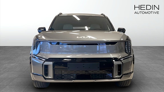 Kia EV9 2 of 12