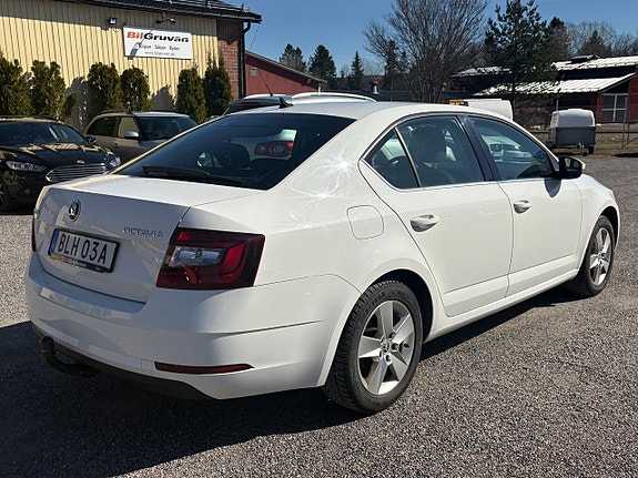 Skoda Octavia 3 of 5