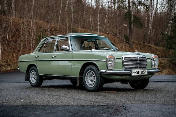 Mercedes-Benz W115