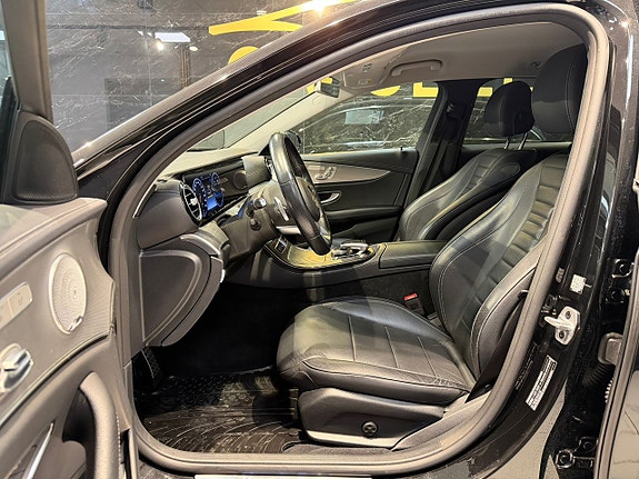Mercedes-Benz E220 19 of 30