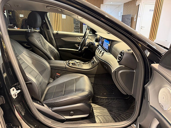 Mercedes-Benz E220 26 of 30