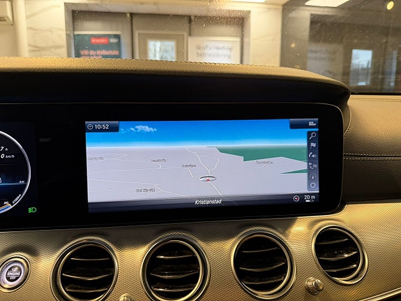 Mercedes-Benz E220 17 of 30