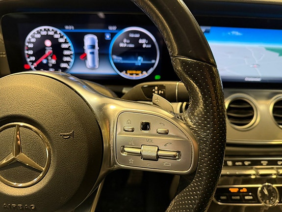 Mercedes-Benz E220 13 of 30