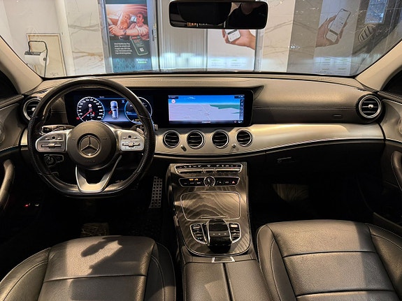 Mercedes-Benz E220 8 of 30