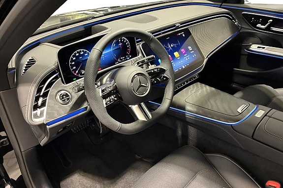 Mercedes-Benz E300 de 6 of 15