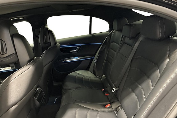 Mercedes-Benz E300 de 11 of 15