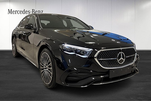Mercedes-Benz E300 de 2 of 15