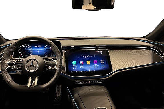 Mercedes-Benz E300 de 8 of 15