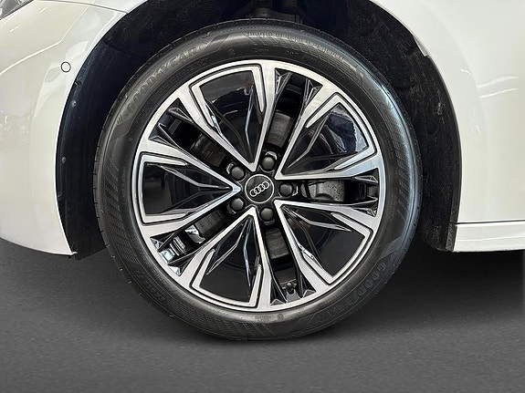 Audi A5 8 of 17