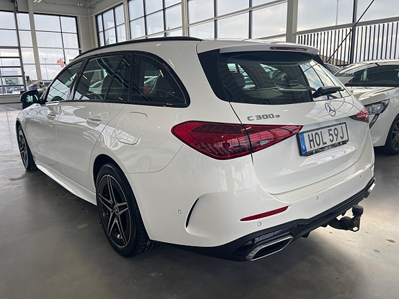 Mercedes-Benz C300 e 4 of 5