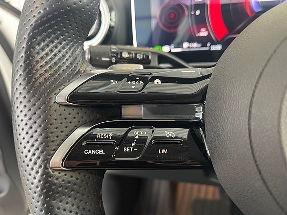 Mercedes-Benz C300 e 11 of 17