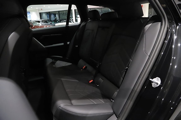 BMW i5 9 of 12