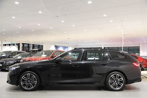 BMW i5 6 of 12