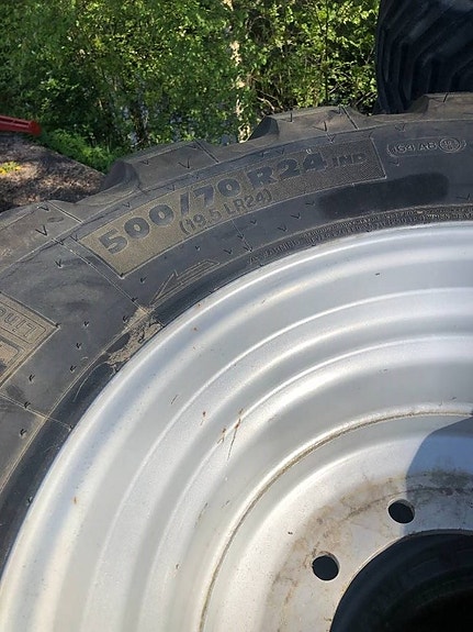 Michelin XMCL 500/70R24 2 of 4