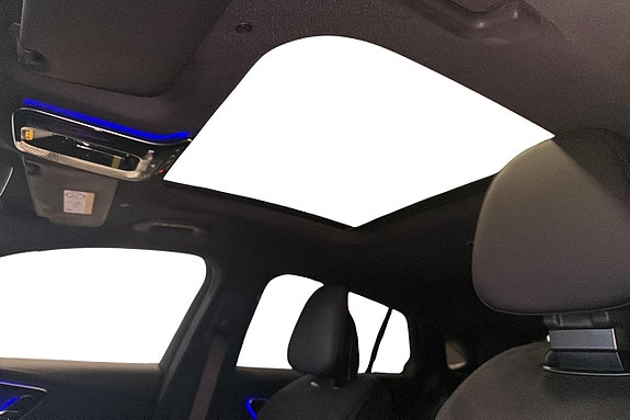 Mercedes-Benz GLC300 e 9 of 12