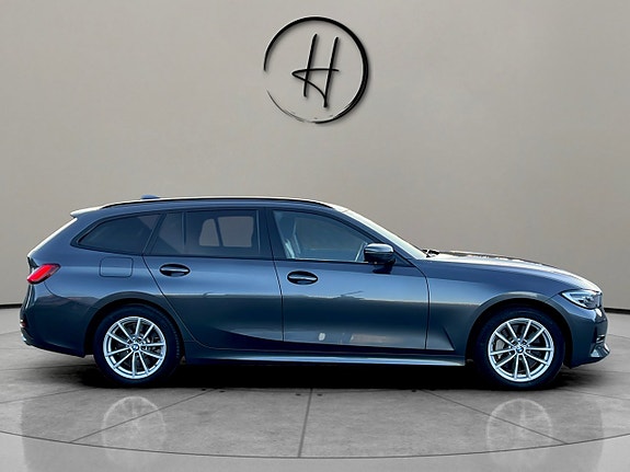 BMW 330e 6 of 30