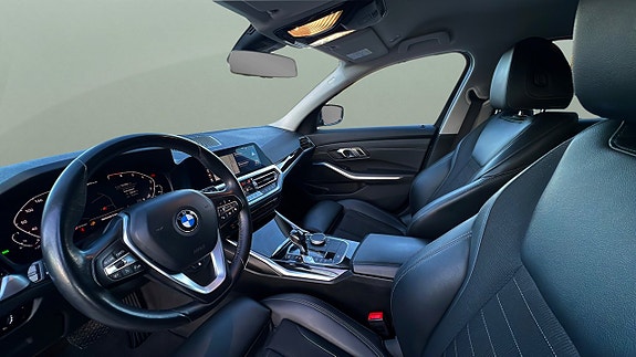 BMW 330e 10 of 30