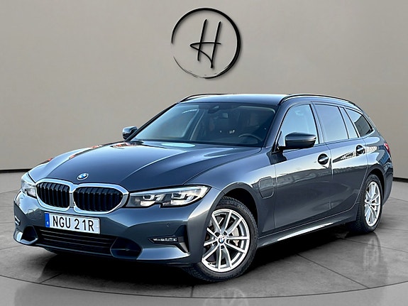 BMW 330e 2 of 30