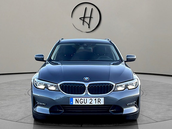 BMW 330e 3 of 30