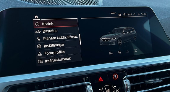 BMW 330e 25 of 30