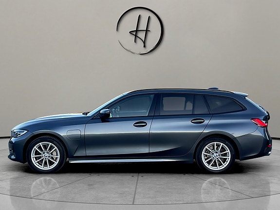 BMW 330e 5 of 30