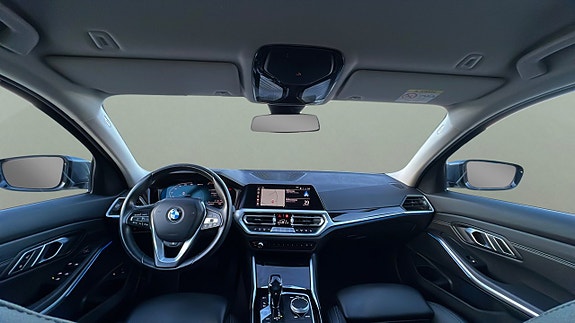 BMW 330e 11 of 30