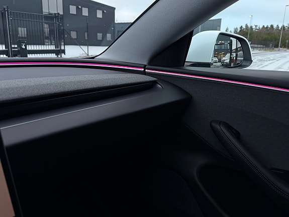 Tesla Model 3 24 of 30
