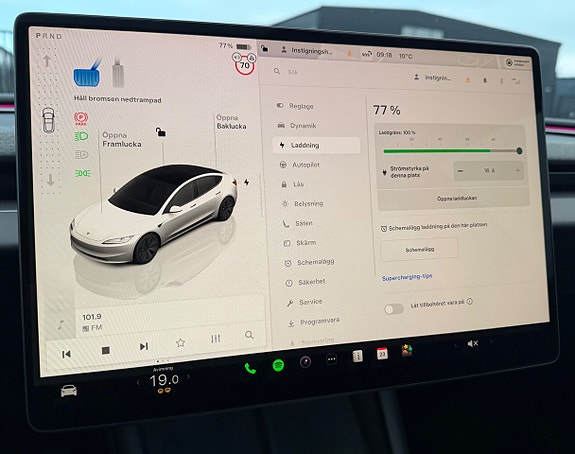 Tesla Model 3 27 of 30