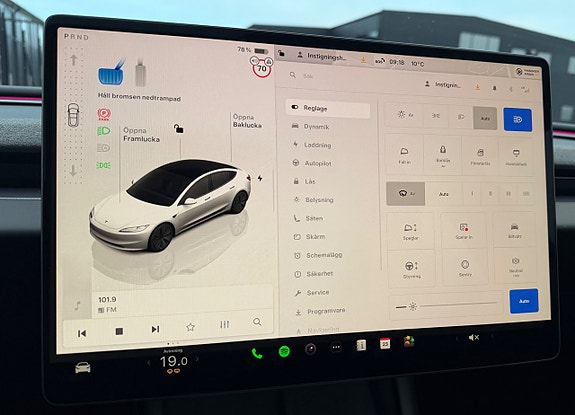 Tesla Model 3 15 of 30