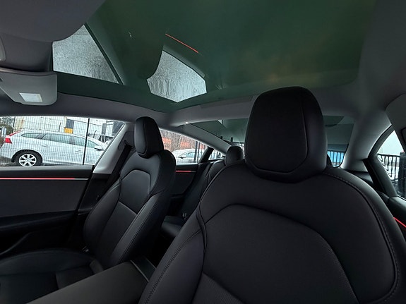 Tesla Model 3 13 of 30