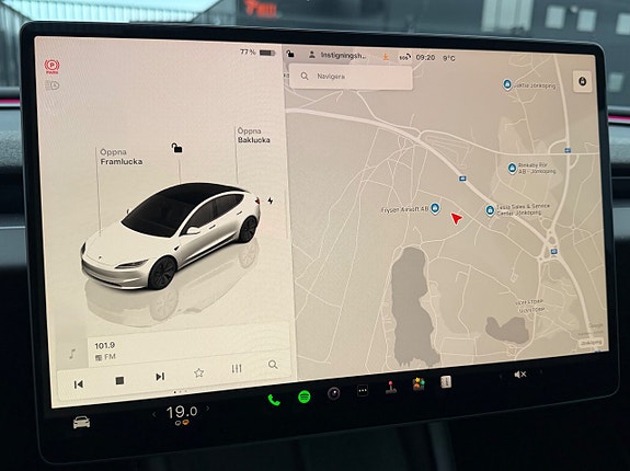 Tesla Model 3 26 of 30