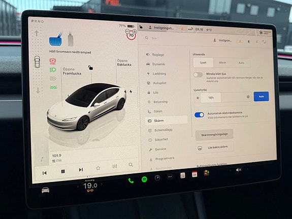 Tesla Model 3 20 of 30