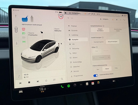 Tesla Model 3 29 of 30