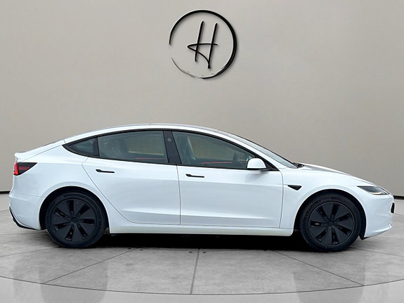 Tesla Model 3 5 of 30