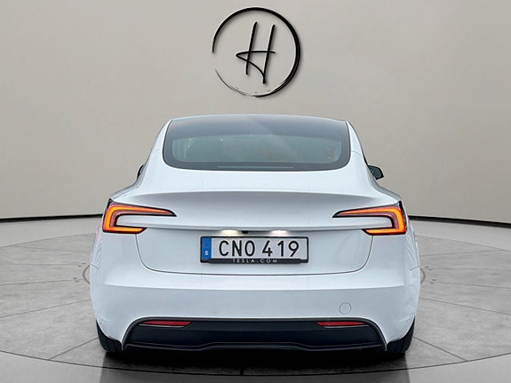 Tesla Model 3 4 of 30