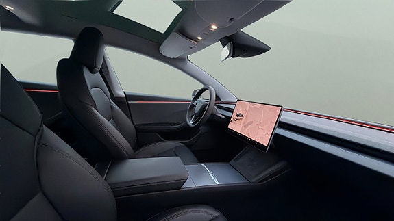 Tesla Model 3 11 of 30